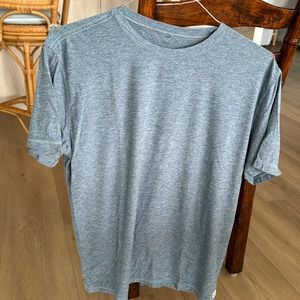 Vuori Stretch Tech Tee size XL in Cloud Heather